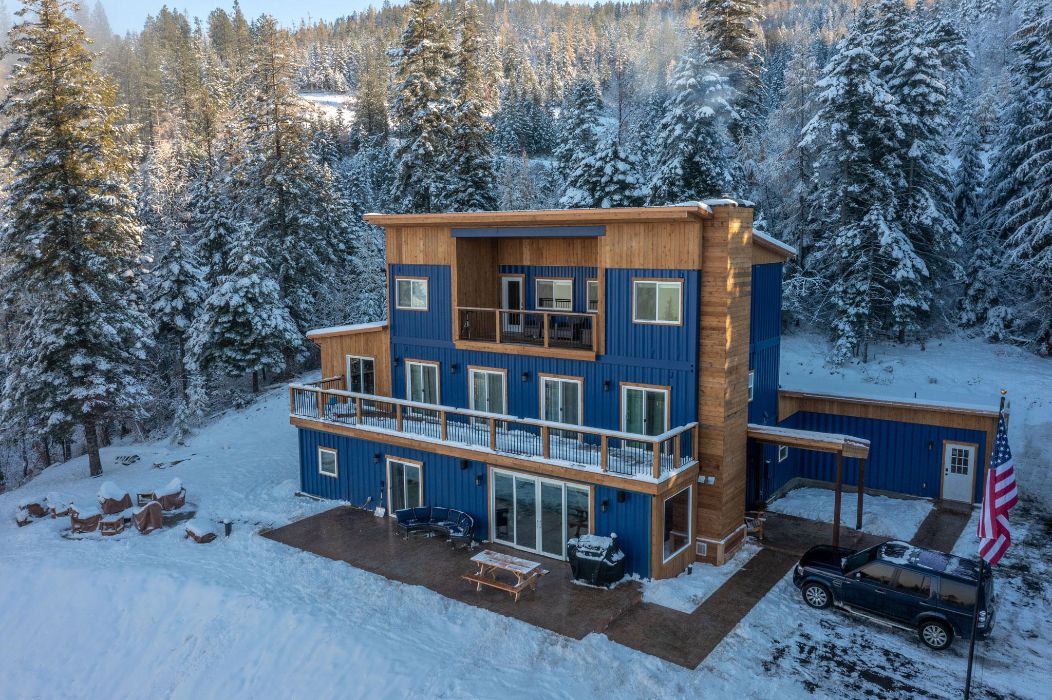 Family Turns Shipping Containers Into Castle Pacific Northwest Living   Rowe Container Home HR 0939 